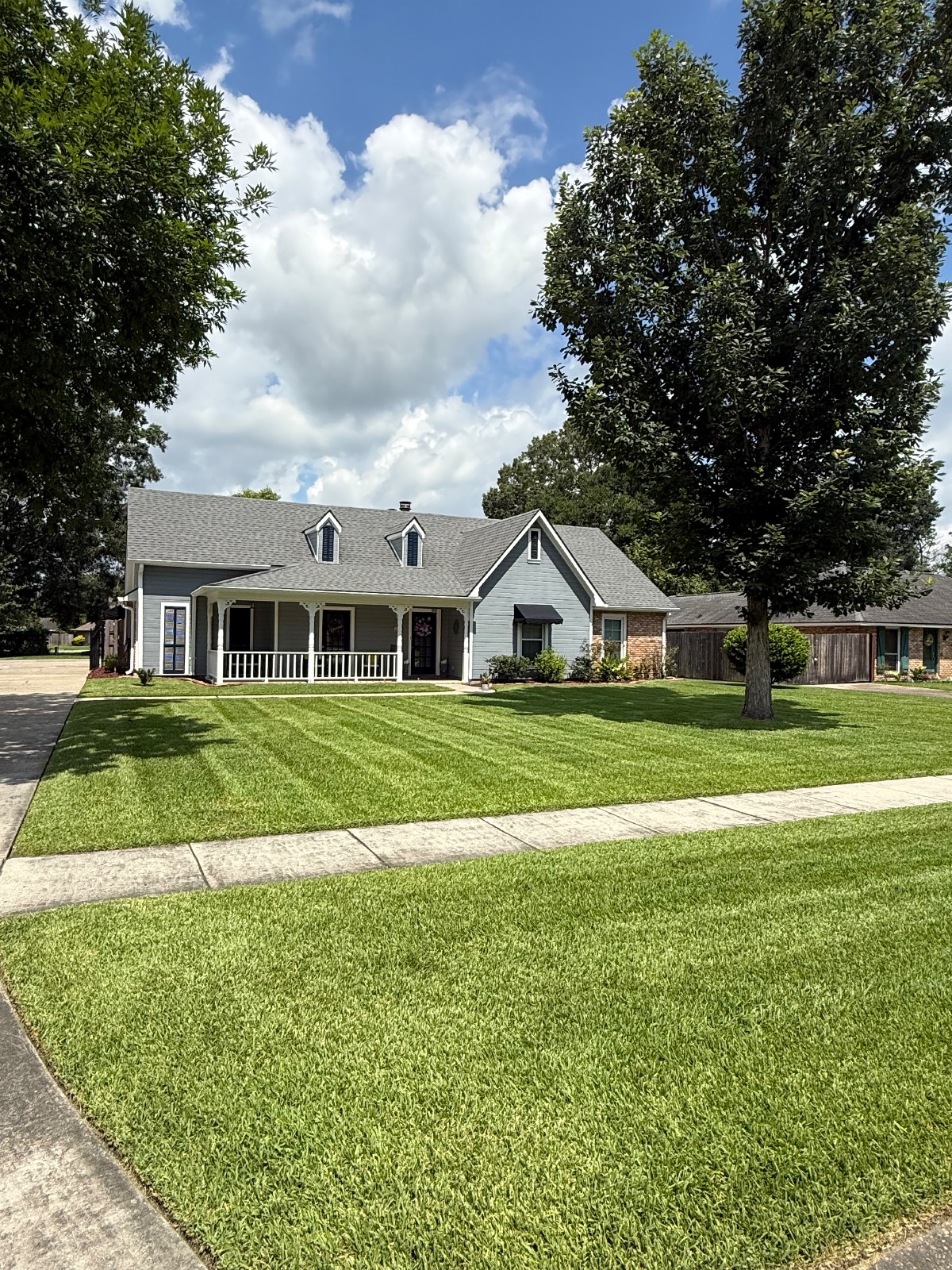 Mowing, Edging & Cleanup